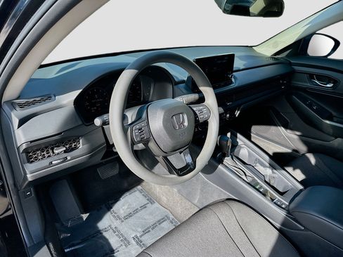Certified 2023 Honda Accord EX image 9