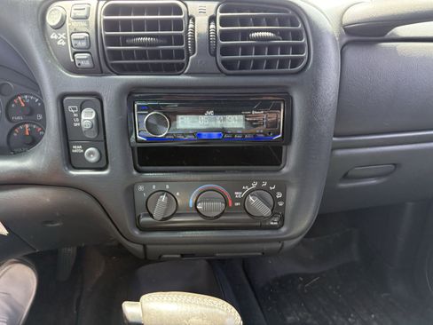 Used 2003 Chevrolet Blazer LS w/ Preferred Equipment Group AWD/4WD image 15