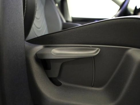 New 2026 Volkswagen Tiguan SE image 30