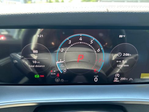 New 2026 Volkswagen Tiguan SE AWD/4WD image 13