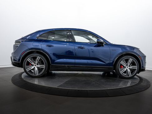 New 2025 Porsche Macan Turbo Electric image 6