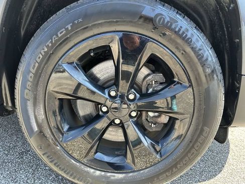 Used 2019 Jeep Cherokee Latitude Plus AWD/4WD image 21