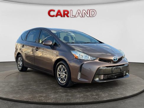 Used 2015 Toyota Prius V Three FWD image 8