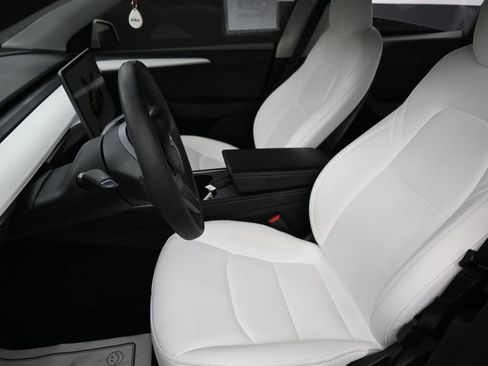 Used 2023 Tesla Model Y Performance AWD/4WD image 24