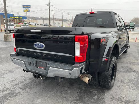 Used 2017 Ford F350 Lariat w/ Chrome Package image 5