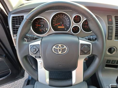 Used 2017 Toyota Sequoia SR5 image 20