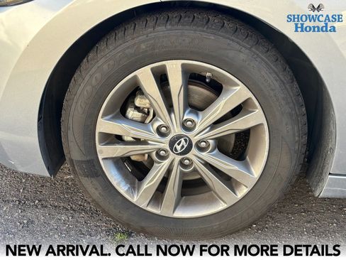 Used 2017 Hyundai Elantra SE image 7