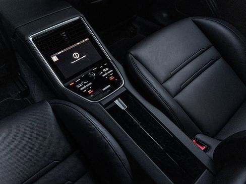 Certified 2023 Porsche Panamera image 23