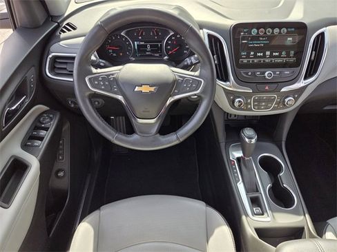 Used 2018 Chevrolet Equinox Premier image 16