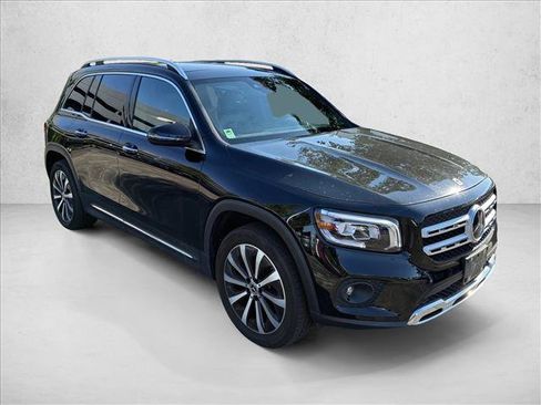 Used 2022 Mercedes-Benz GLB 250 4MATIC image 3
