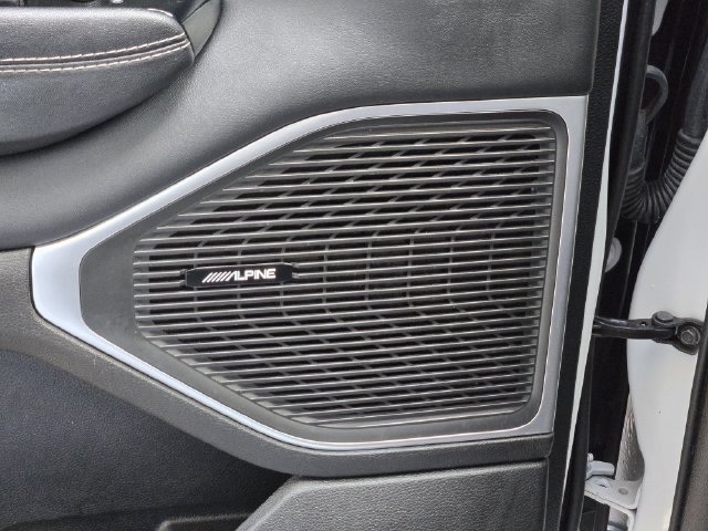 Used 2024 Jeep Wagoneer L Series II RWD image 23