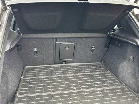 Used 2023 Volvo XC40 Recharge Ultimate image 2