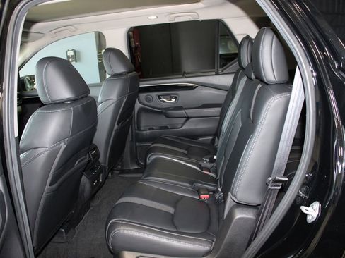 Used 2025 Honda Pilot Touring image 17
