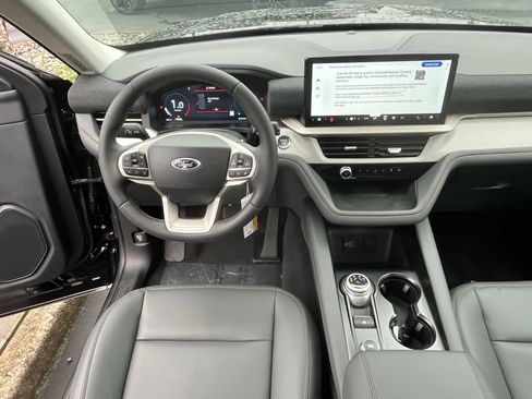 New 2026 Ford Explorer Active w/ Active Comfort Package image 8