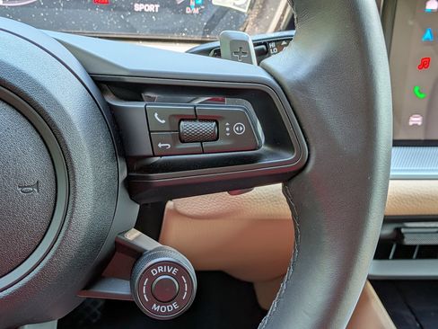 Certified 2025 Porsche Cayenne Coupe AWD/4WD image 9