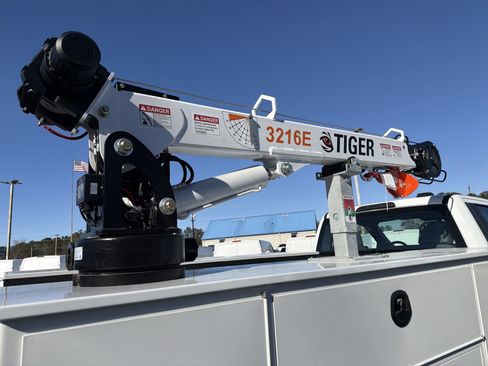 New 2025 Ford F450 XL w/ XL Chrome Package image 24