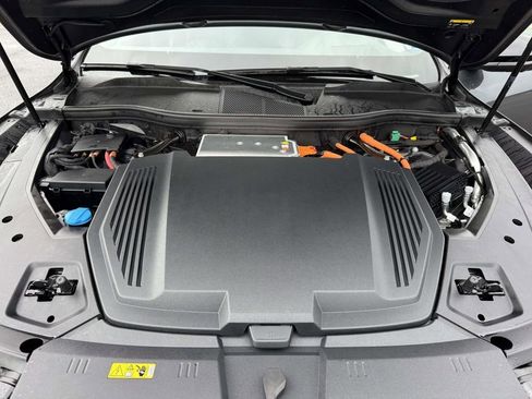Used 2023 Audi e-tron S Prestige w/ Prestige Package image 26