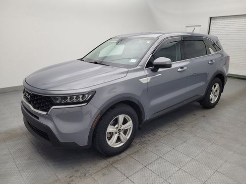 Used 2022 Kia Sorento LX FWD image 2