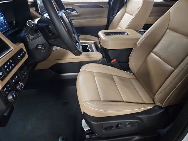 Used 2024 Chevrolet Tahoe Premier AWD/4WD image 16