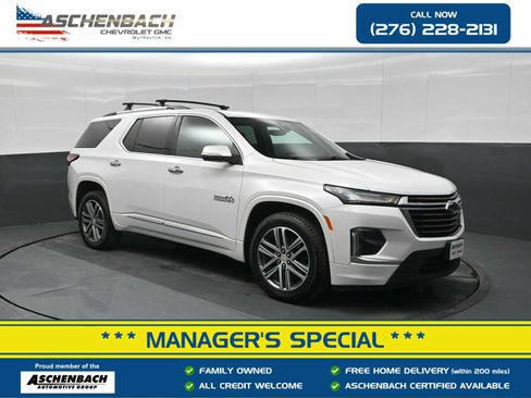 Used 2023 Chevrolet Traverse High Country image 1