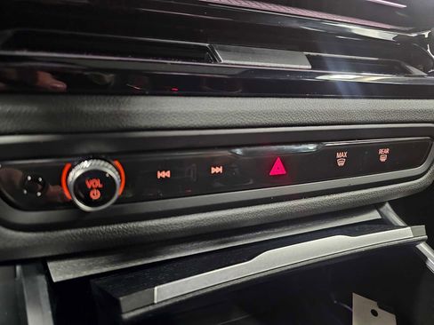 Used 2025 BMW 330i xDrive Sedan w/ M Sport Package image 18