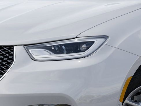 New 2026 Chrysler Pacifica Select FWD image 11