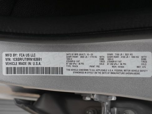 Used 2024 RAM 1500 Laramie AWD/4WD image 31