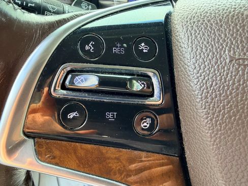 Used 2017 Cadillac Escalade Premium Luxury AWD/4WD image 12