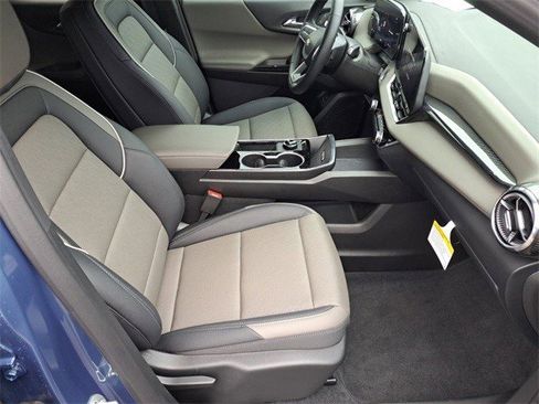 Certified 2026 Chevrolet Equinox LT w/ Convenience Package II image 3