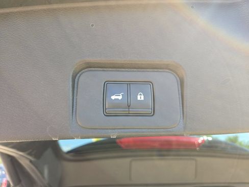 Used 2025 Nissan Rogue SV AWD/4WD image 38