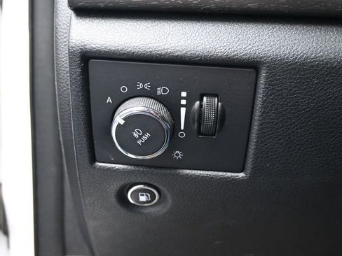 Used 2016 Jeep Grand Cherokee Laredo image 27