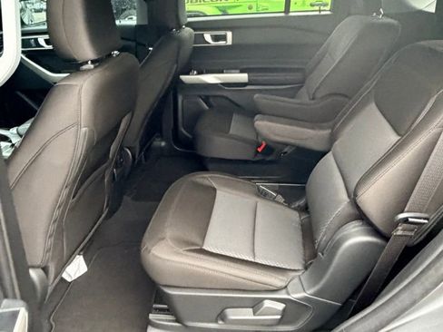 Used 2023 Ford Explorer XLT image 8