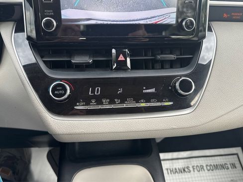 Used 2020 Toyota Corolla LE image 25