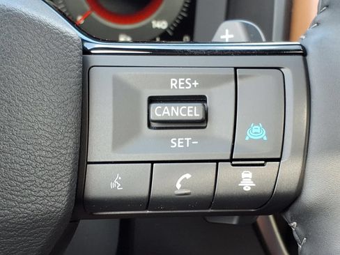 Used 2025 Nissan Rogue Platinum AWD/4WD image 27
