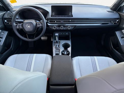 Used 2025 Honda Civic Sport image 4