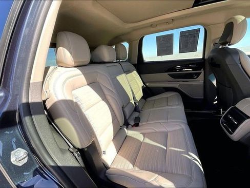 Used 2024 Lincoln Nautilus Reserve w/ Equipment Group 202A image 32