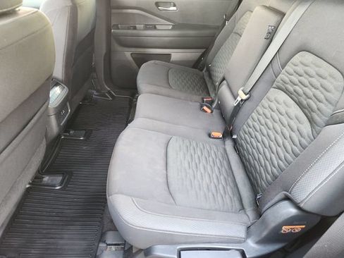 Used 2022 Nissan Pathfinder SV FWD image 29