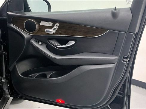 Used 2021 Mercedes-Benz GLC 300 image 18