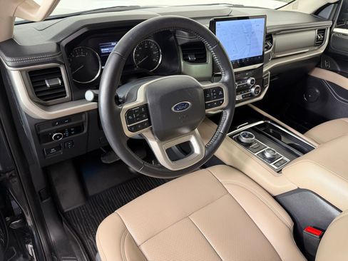 Used 2024 Ford Expedition XLT AWD/4WD image 4