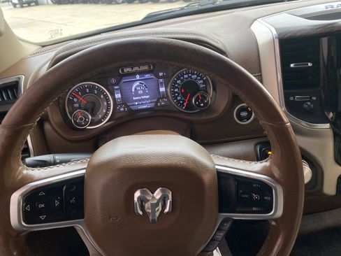 Used 2019 RAM 1500 Laramie image 18