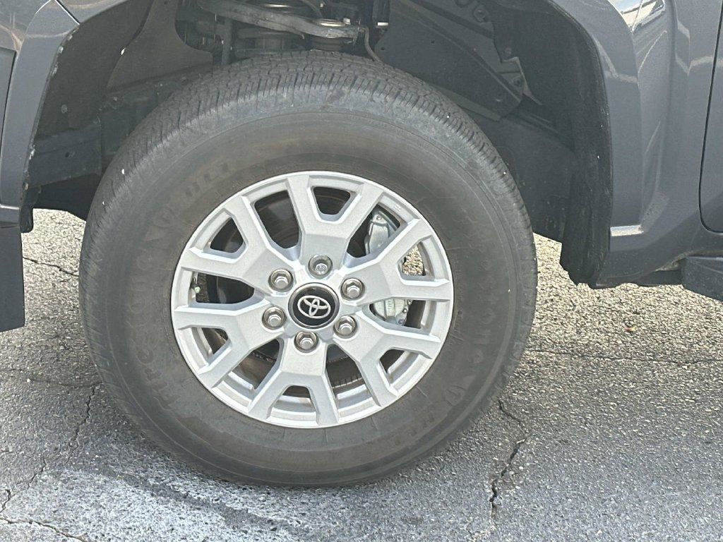 Used 2024 Toyota Tacoma SR5 AWD/4WD image 12