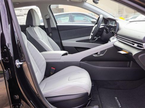New 2026 Hyundai Elantra Limited image 8