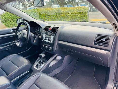 Used 2010 Volkswagen Jetta SE image 18