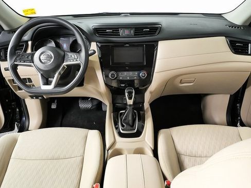 Used 2017 Nissan Rogue S image 16