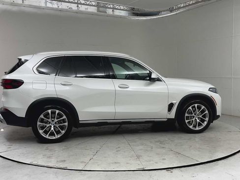 Used 2024 BMW X5 xDrive40i w/ Premium Package AWD/4WD image 9