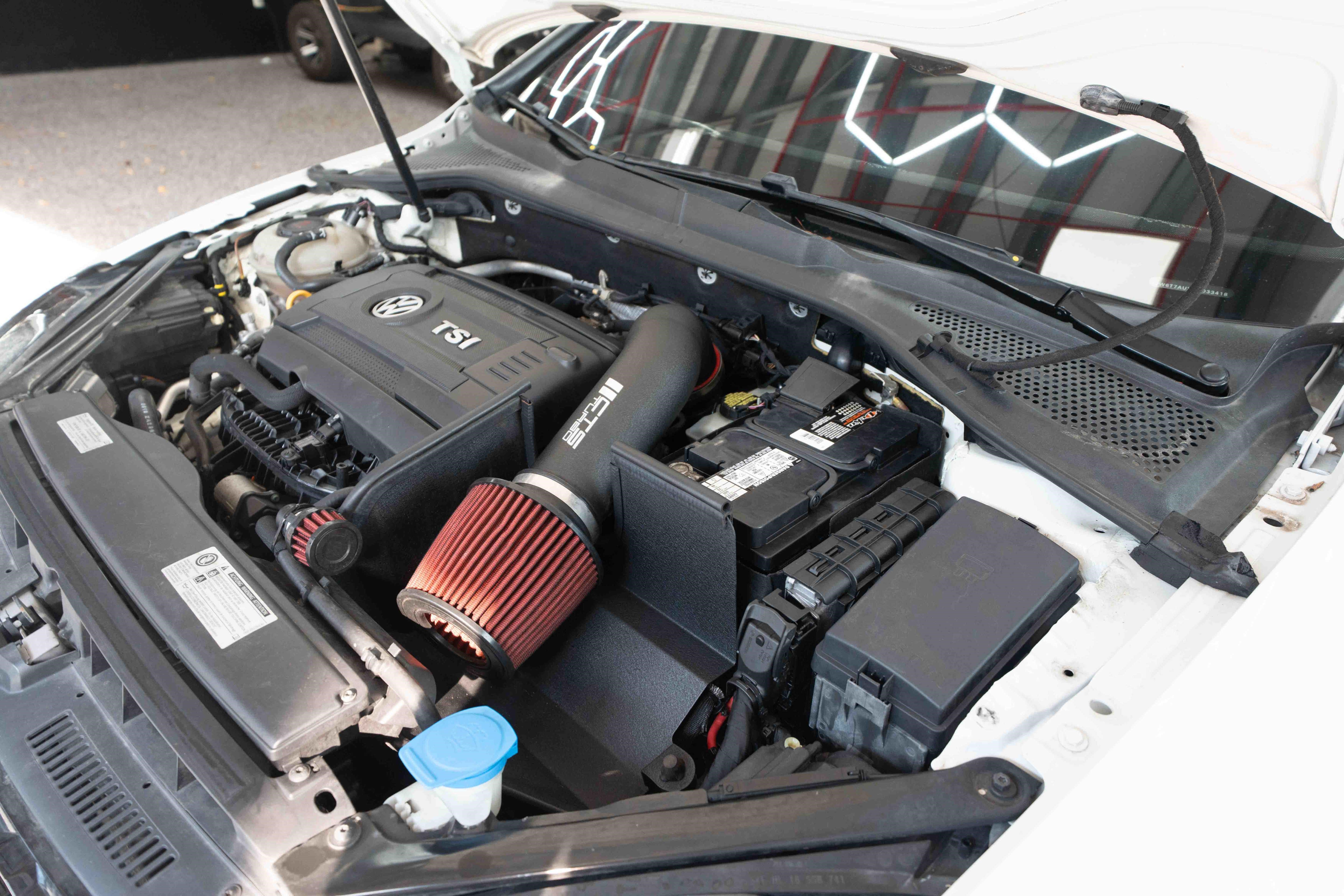 Used 2019 Volkswagen Golf 4-Door FWD image 32