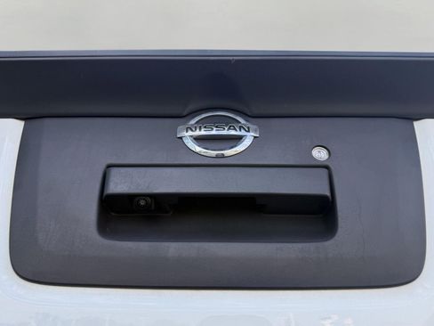 Used 2019 Nissan Frontier SL AWD/4WD image 11