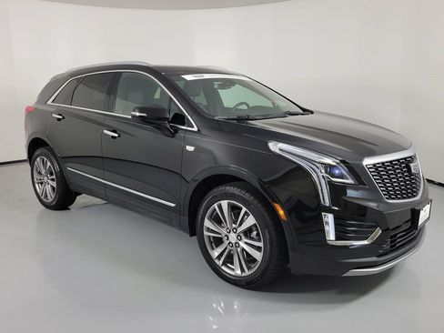 Certified 2024 Cadillac XT5 Premium Luxury FWD image 1
