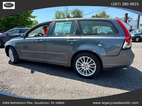 Used 2011 Volvo V50 T5 w/ Preferred Pkg FWD image 10