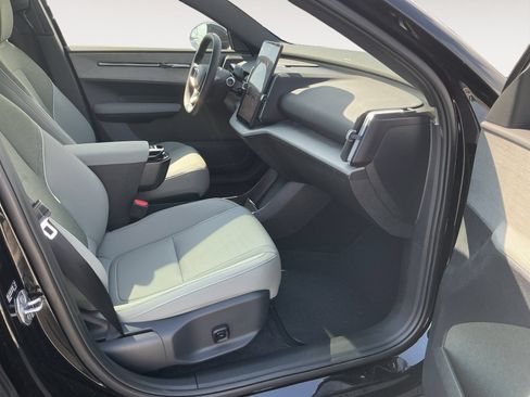 New 2025 Volvo EX30 Plus w/ Protection Package Premier AWD/4WD image 15